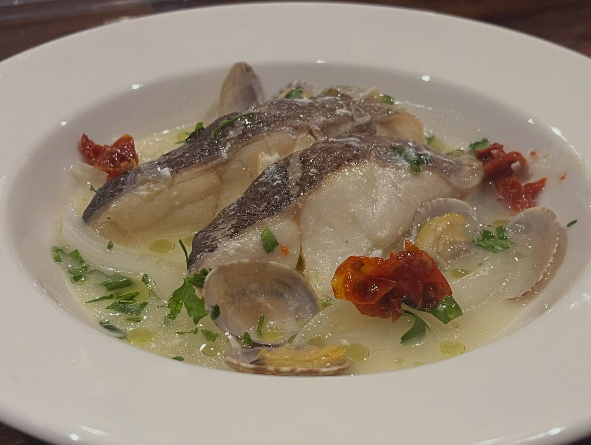 定番！白身魚とアサリのアクアパッツァ🐟🍅